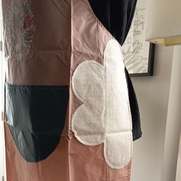 🐰Cute Apron with Floral Design - Picture 4 of 6